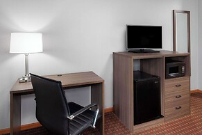 Super 8 by Wyndham McHenry/Fox Lake Area