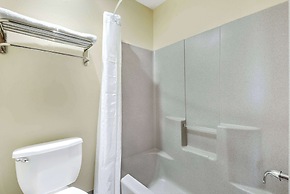 Super 8 by Wyndham Kansas City