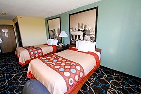 Super 8 by Wyndham Kansas City