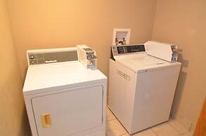 AmericInn by Wyndham Des Moines Airport