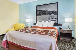 Super 8 by Wyndham Kokomo