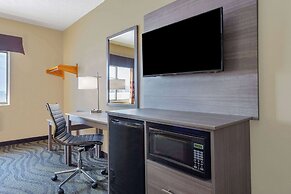 Super 8 by Wyndham Kokomo