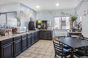 Super 8 by Wyndham Kokomo