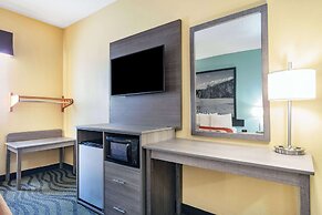 Super 8 by Wyndham Kokomo
