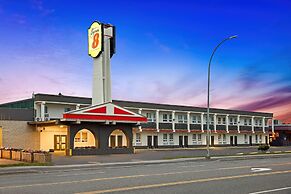 Super 8 by Wyndham Thunder Bay