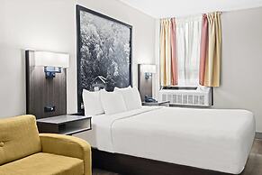 Super 8 by Wyndham Thunder Bay