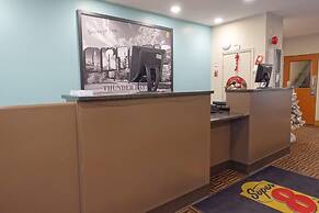 Super 8 by Wyndham Thunder Bay