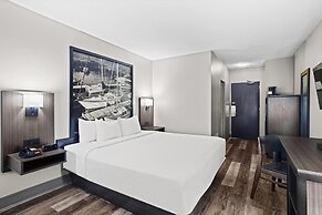 Super 8 by Wyndham Thunder Bay