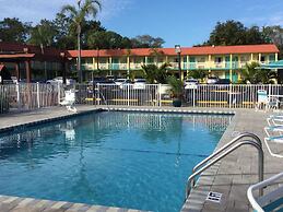 Super 8 by Wyndham Sarasota Near Siesta Key
