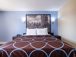 Super 8 by Wyndham Toronto East ON