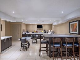 Super 8 by Wyndham Toronto East ON