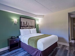 Super 8 by Wyndham Toronto East ON