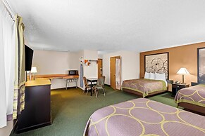 Super 8 by Wyndham Jefferson