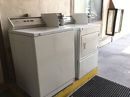 Super 8 by Wyndham Waycross GA