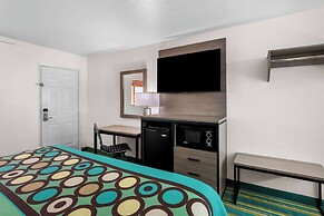 Super 8 by Wyndham Pleasanton