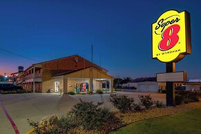 Super 8 by Wyndham Pleasanton