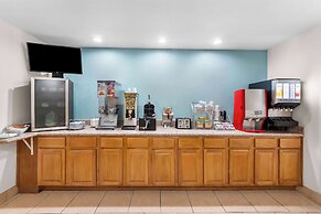 Super 8 by Wyndham Pleasanton