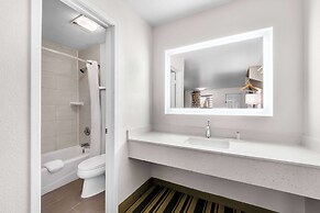 Super 8 by Wyndham Pleasanton