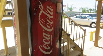 Super 8 by Wyndham Pleasanton