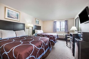 Super 8 by Wyndham Cleveland TX