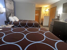 Super 8 by Wyndham Cleveland TX