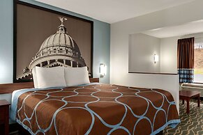 Super 8 by Wyndham Pearl/Jackson/East