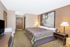 Super 8 by Wyndham Belleville