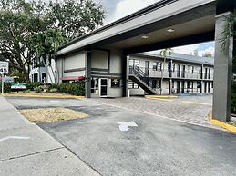 Americas Best Inn and Suites Fort Lauderdale North