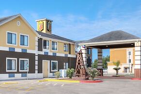 Super 8 by Wyndham Victoria/North/Mall Area