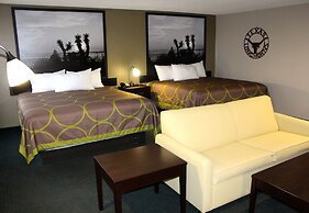Super 8 by Wyndham Victoria/North/Mall Area