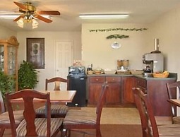 Super 8 by Wyndham Whiteville