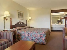 Super 8 by Wyndham Whiteville