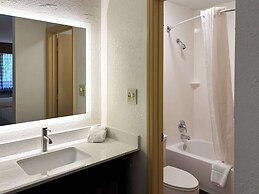 Motel 6 Charlotte, NC - Northlake