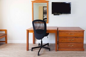 Super 8 by Wyndham Santa Clarita/Valencia