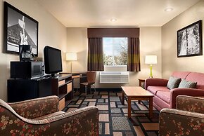 Super 8 by Wyndham Akron S/Green/Uniontown OH