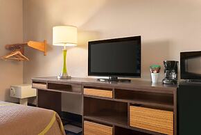 Super 8 by Wyndham Akron S/Green/Uniontown OH