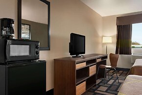 Super 8 by Wyndham Akron S/Green/Uniontown OH