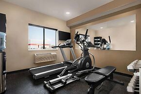 Super 8 by Wyndham Akron S/Green/Uniontown OH