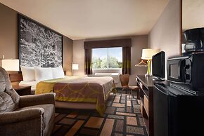 Super 8 by Wyndham Akron S/Green/Uniontown OH