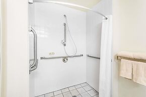 Super 8 by Wyndham West Middlesex/Sharon Area