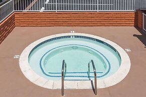 Super 8 by Wyndham Azusa