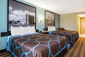 Super 8 by Wyndham Osseo WI