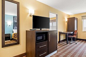 Super 8 by Wyndham Osseo WI