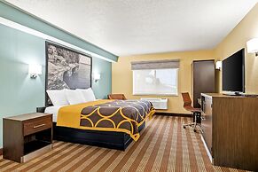 Super 8 by Wyndham Osseo WI