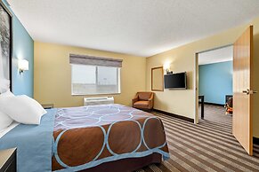Super 8 by Wyndham Osseo WI