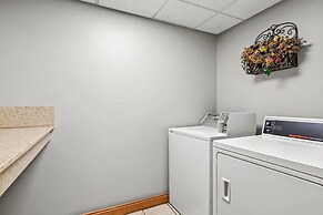 Super 8 by Wyndham Osseo WI