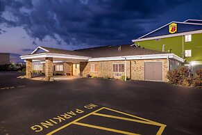 Super 8 by Wyndham Osseo WI