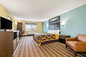 Super 8 by Wyndham Osseo WI