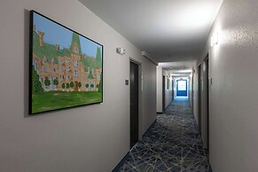 Rodeway Inn & Suites near Outlet Mall - Asheville