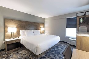 Rodeway Inn & Suites near Outlet Mall - Asheville